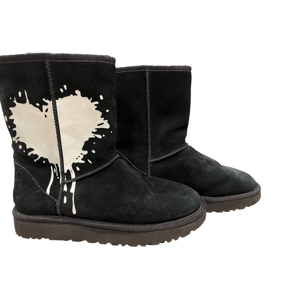UGG Classic Short Splatter Heart Black Suede Boots 1128177 Womens 9
